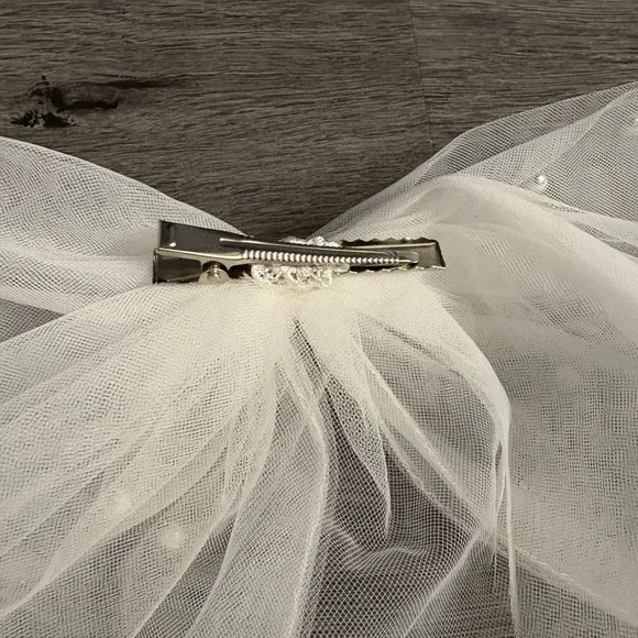 White Bride Sash and Accessories Set - Picture 10 of 10